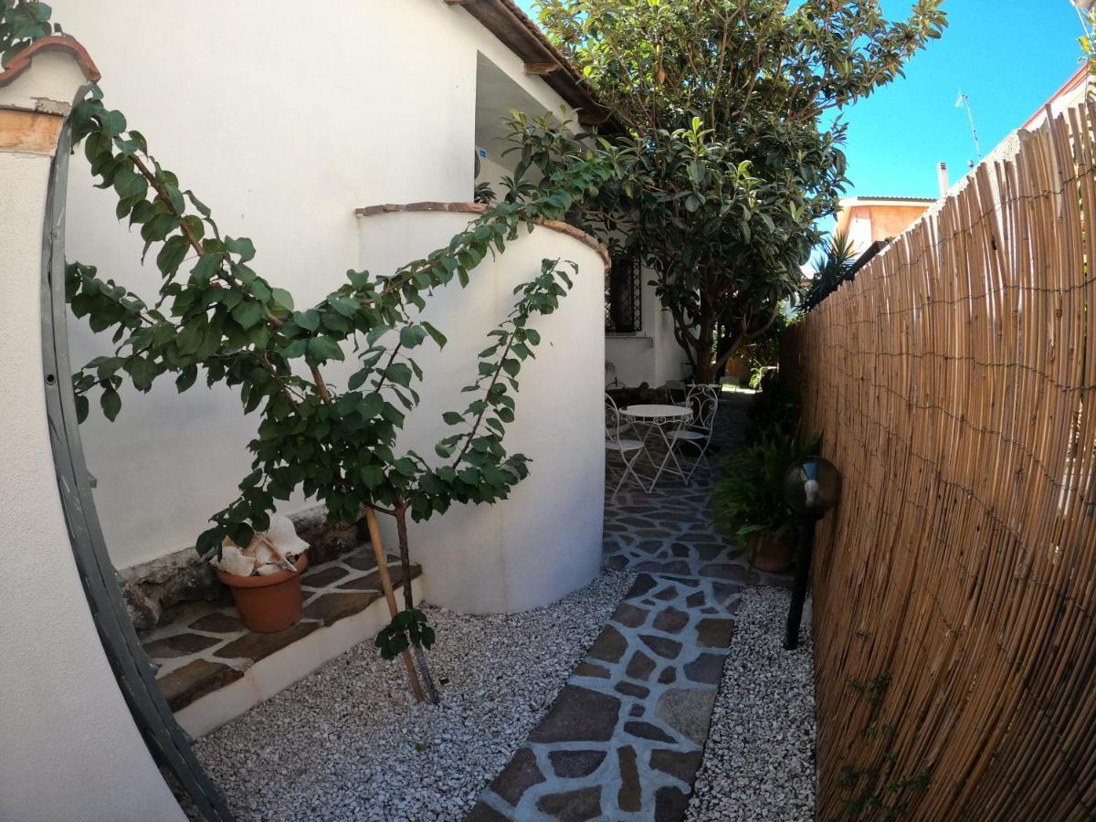 Villa Sari Affitta Camere La Caletta Εξωτερικό φωτογραφία